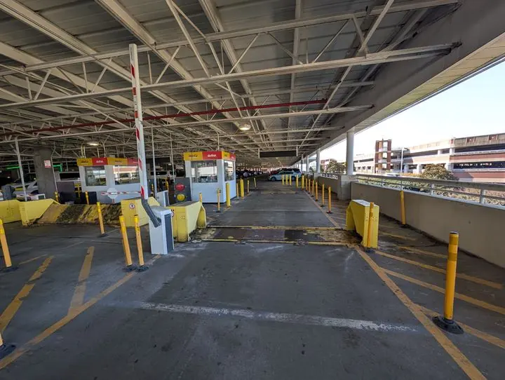 Hertz Car Rental Facility Improvements - photo 9